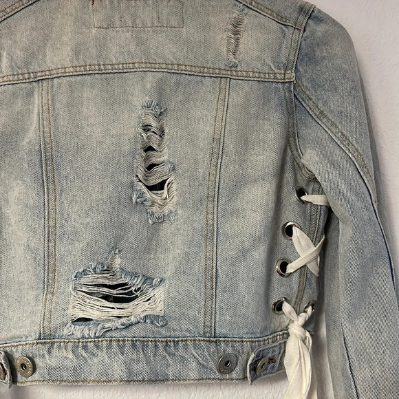 POL light wash, cropped, distressed, denim, jean jacket, size small - Picture 10 of 11